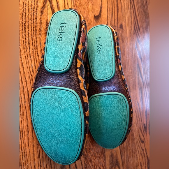 Beautiful leopard 8 Tieks, rehabbed! In great condition, see pics for details! - Picture 2 of 12